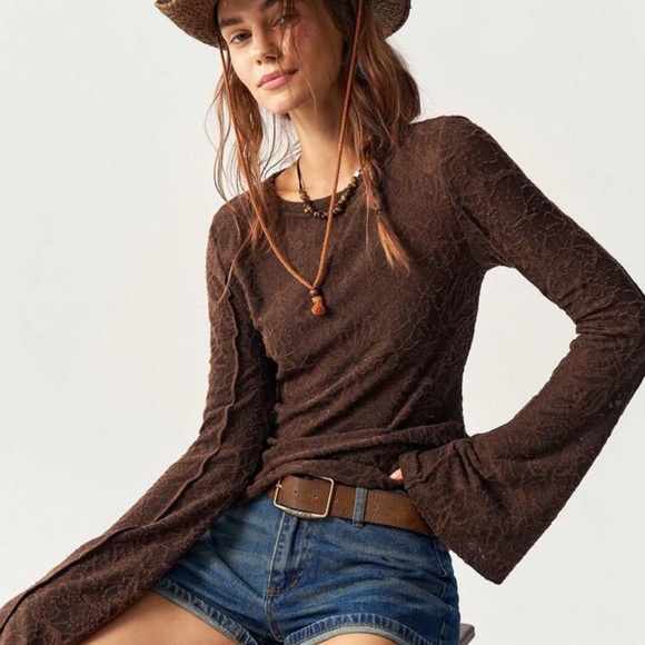 Lace Shirt with Bell Sleeves/Sheer - Picture 6 of 8